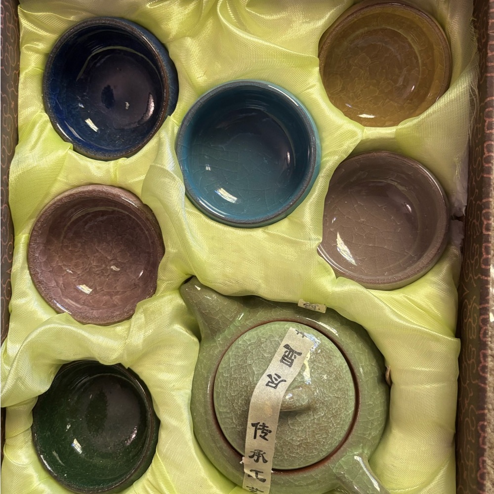 Traditional Chinese tea set with authentic Chinese Elegant Brown Patterned Box